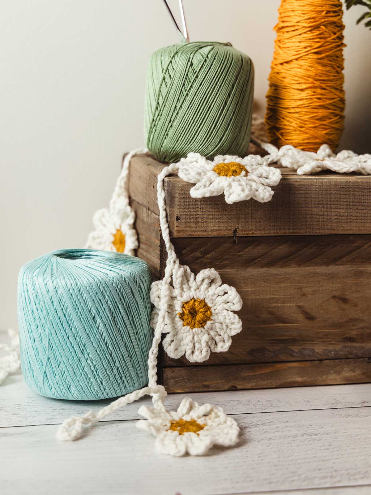 Crochet Daisy Garland
