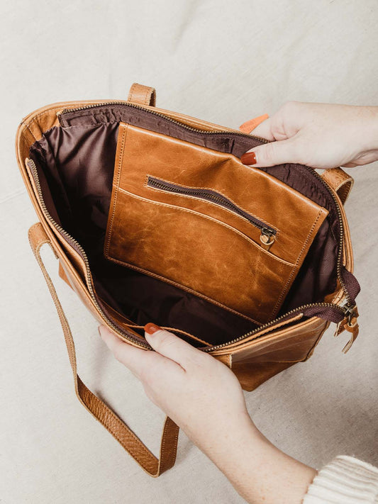 Women’s Leather Tote in Brown