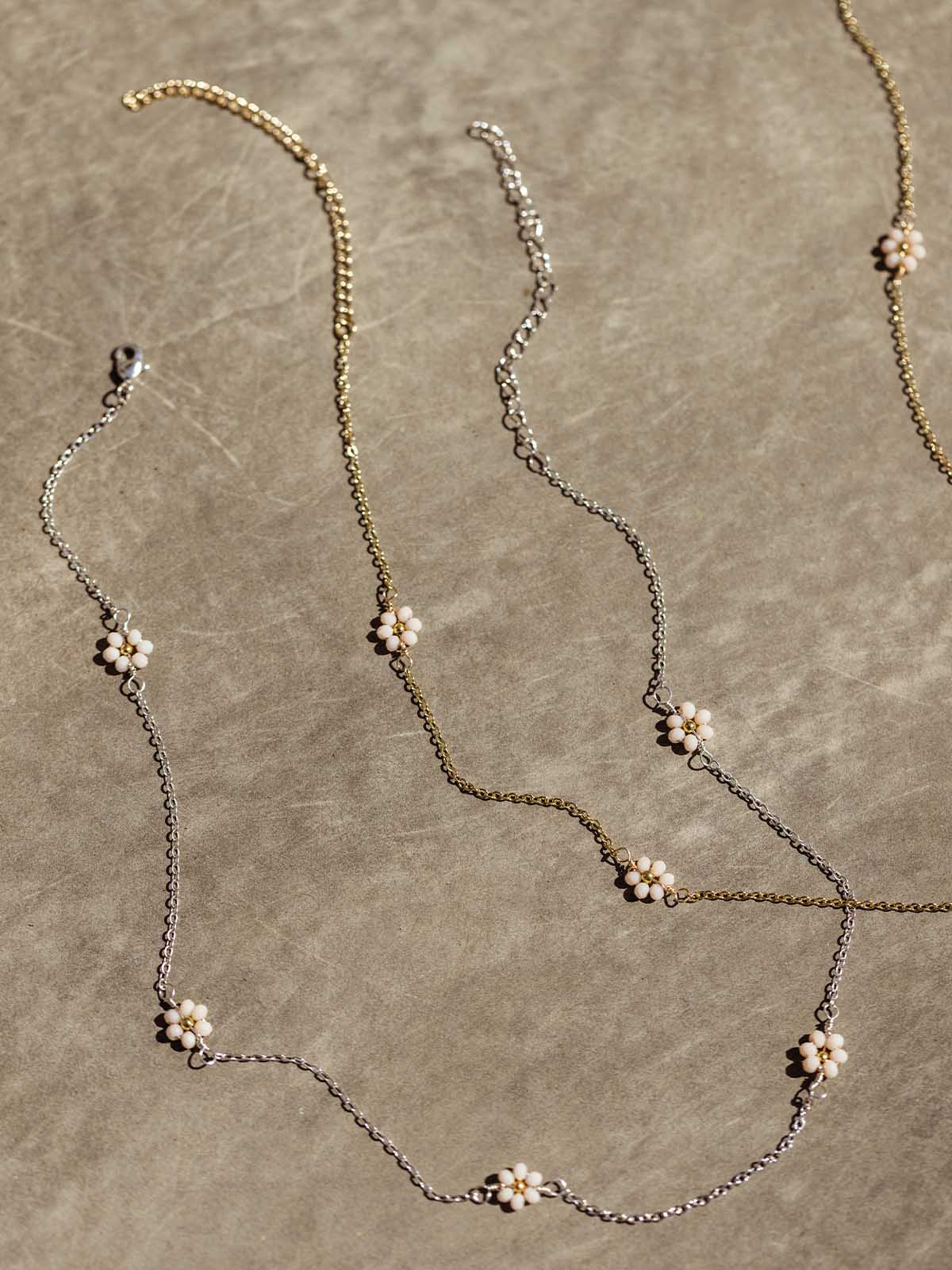 Daisy Collar Necklace (Gold or Silver)