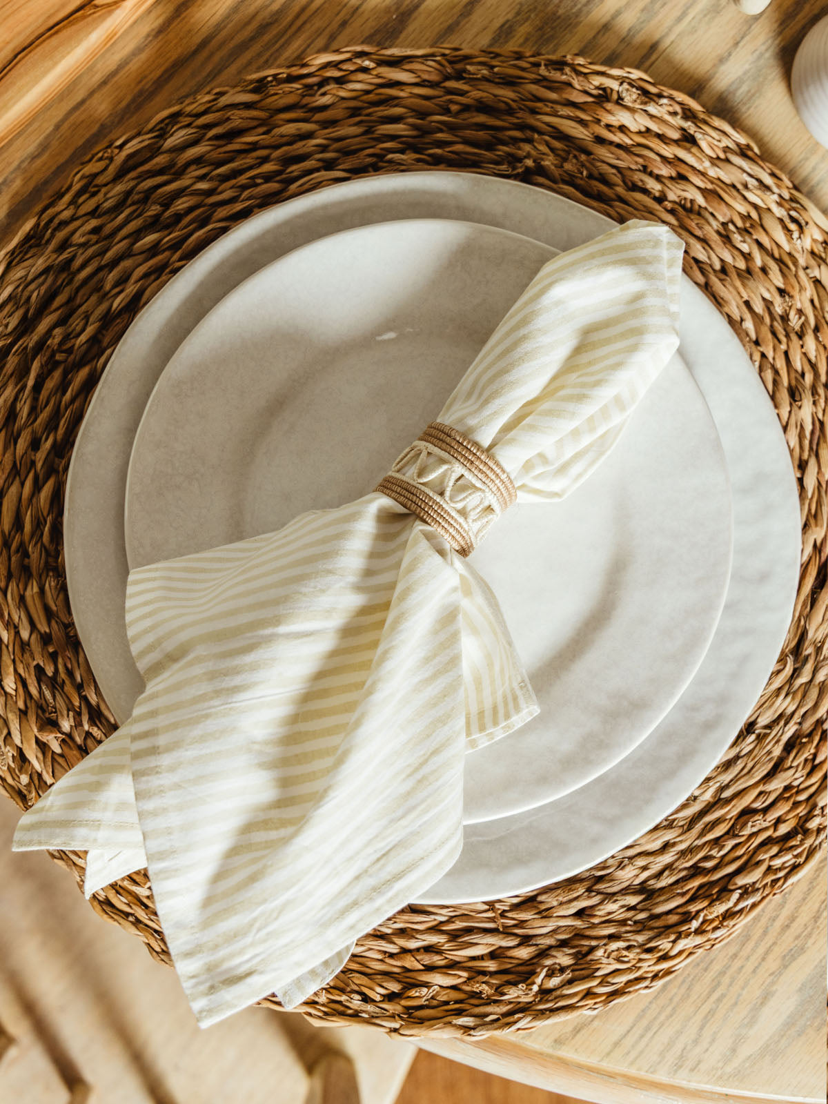Hand Woven Zig-Zag Sisal Napkin Ring Set