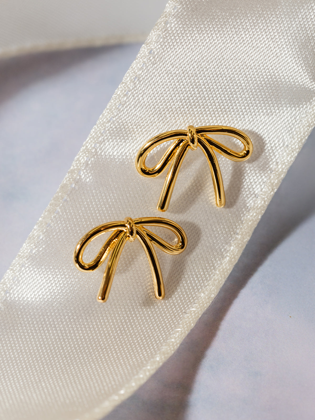 Bow Earrings (Gold or Silver)