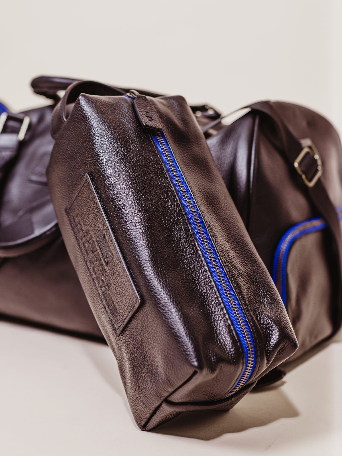 Iron Tight Men's Black Leather Toiletry Bag