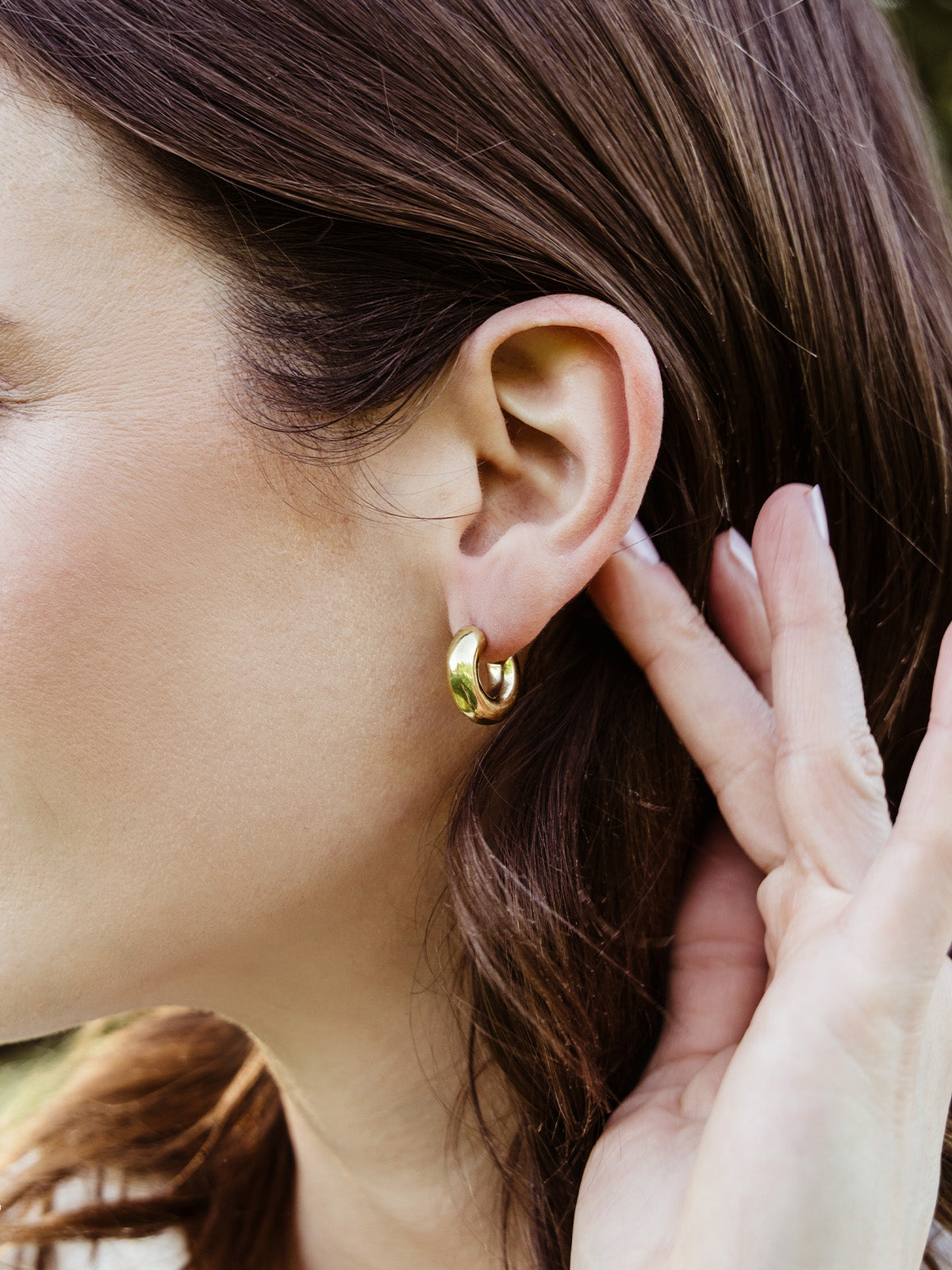 Zuri Gold Huggie Hoop Earrings