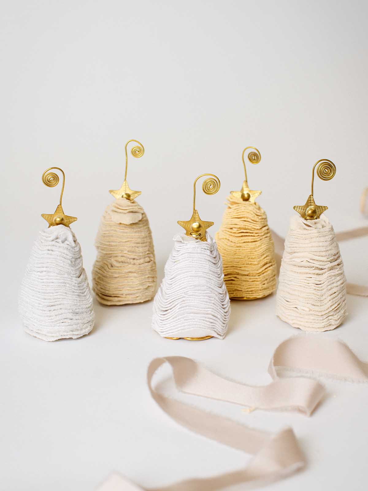 Mini Stacked Sweater Tree Ornament/Name Card Holder