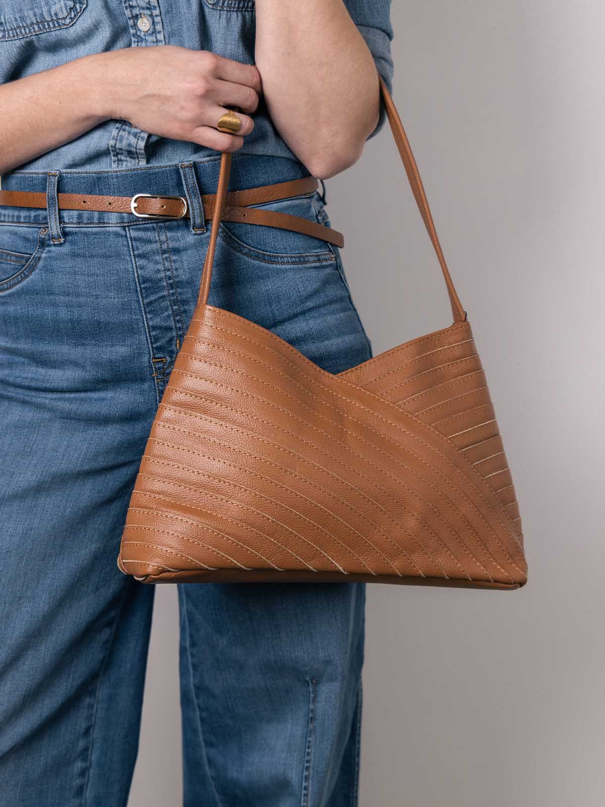 Criscross Leather Handbag in Camel