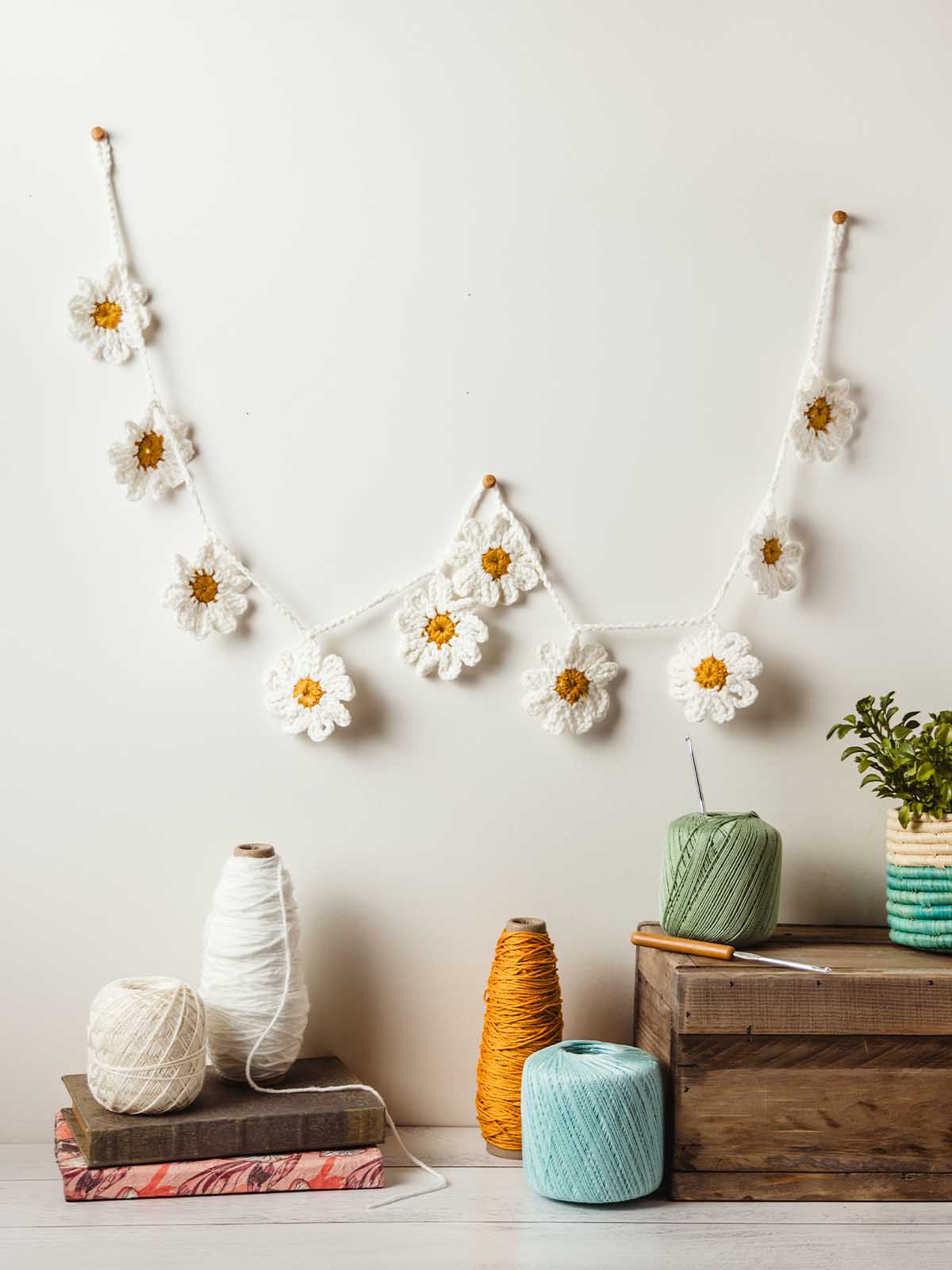 Crochet Daisy Garland