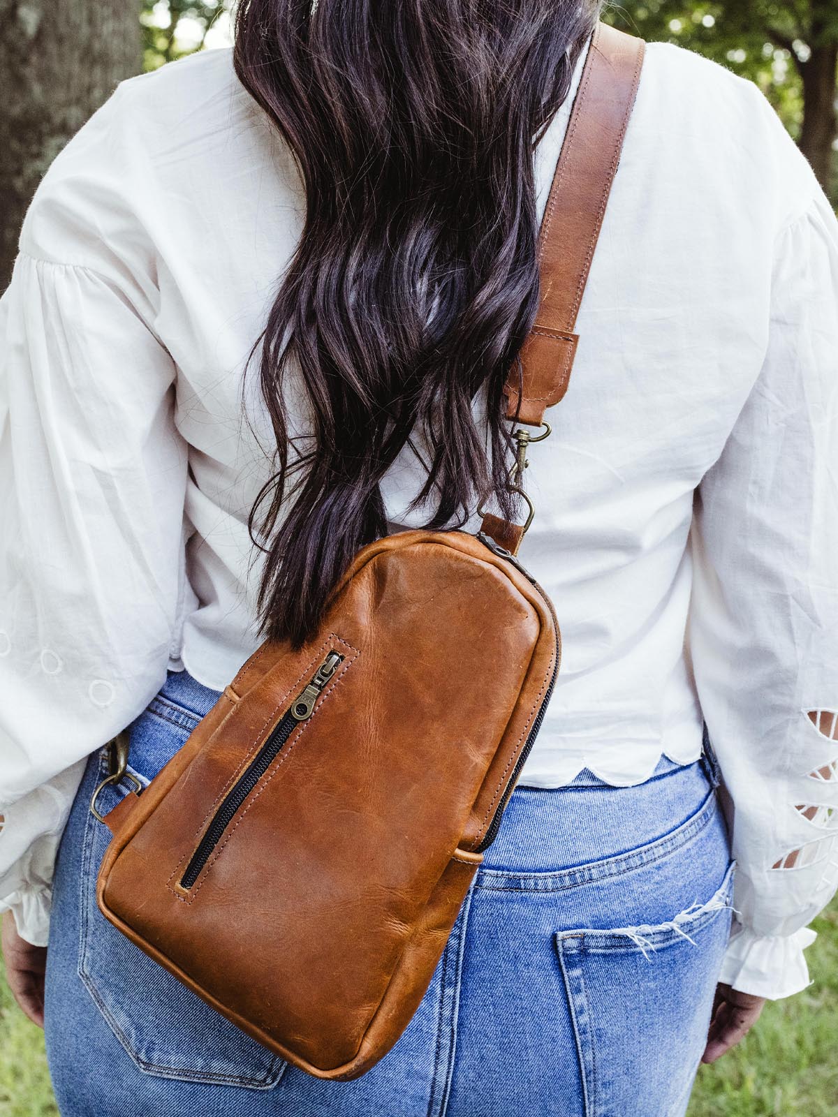 Sling Leather Crossbody Purse in Cognac