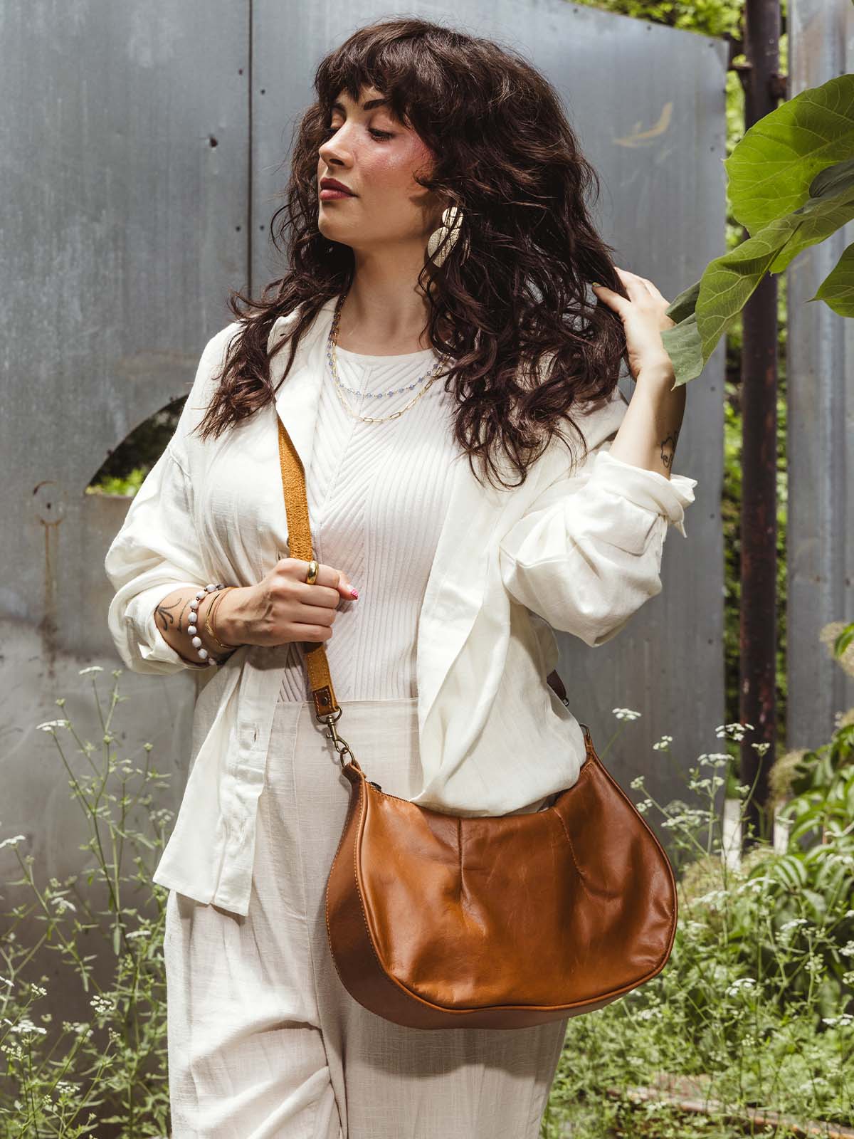 Aurora Leather Shoulder Bag in Cognac
