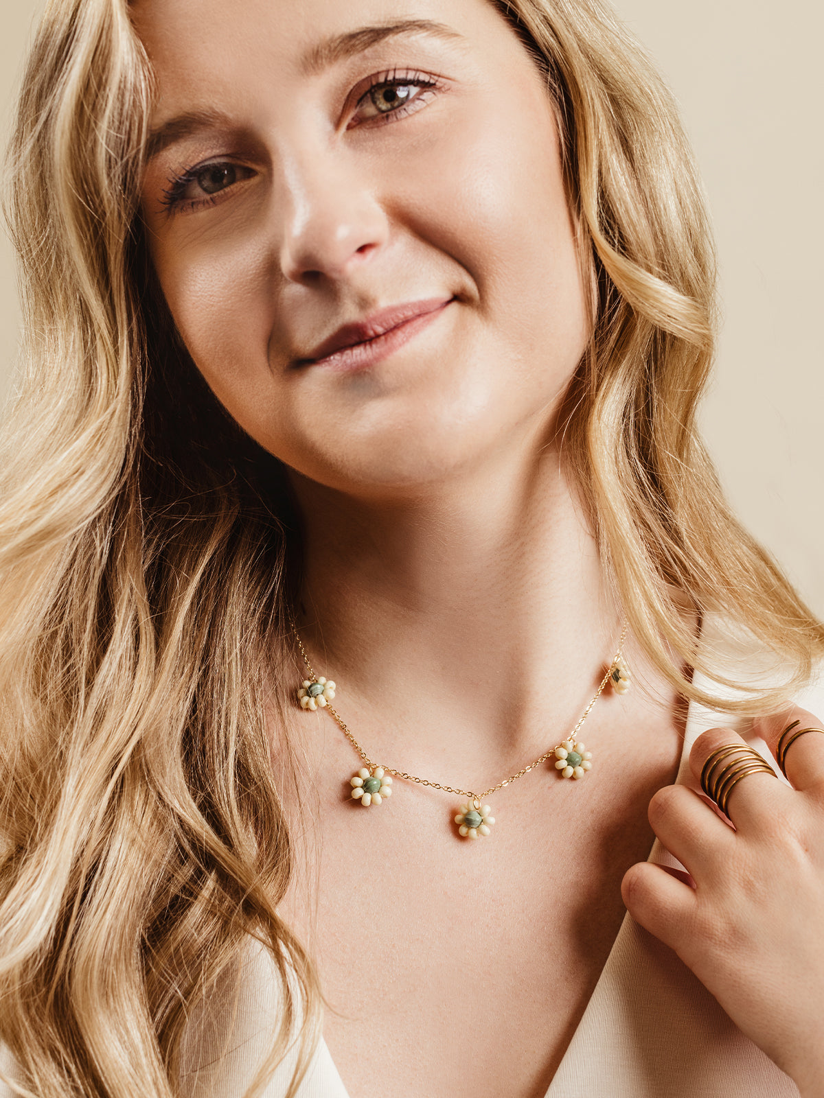 Daisy Necklace