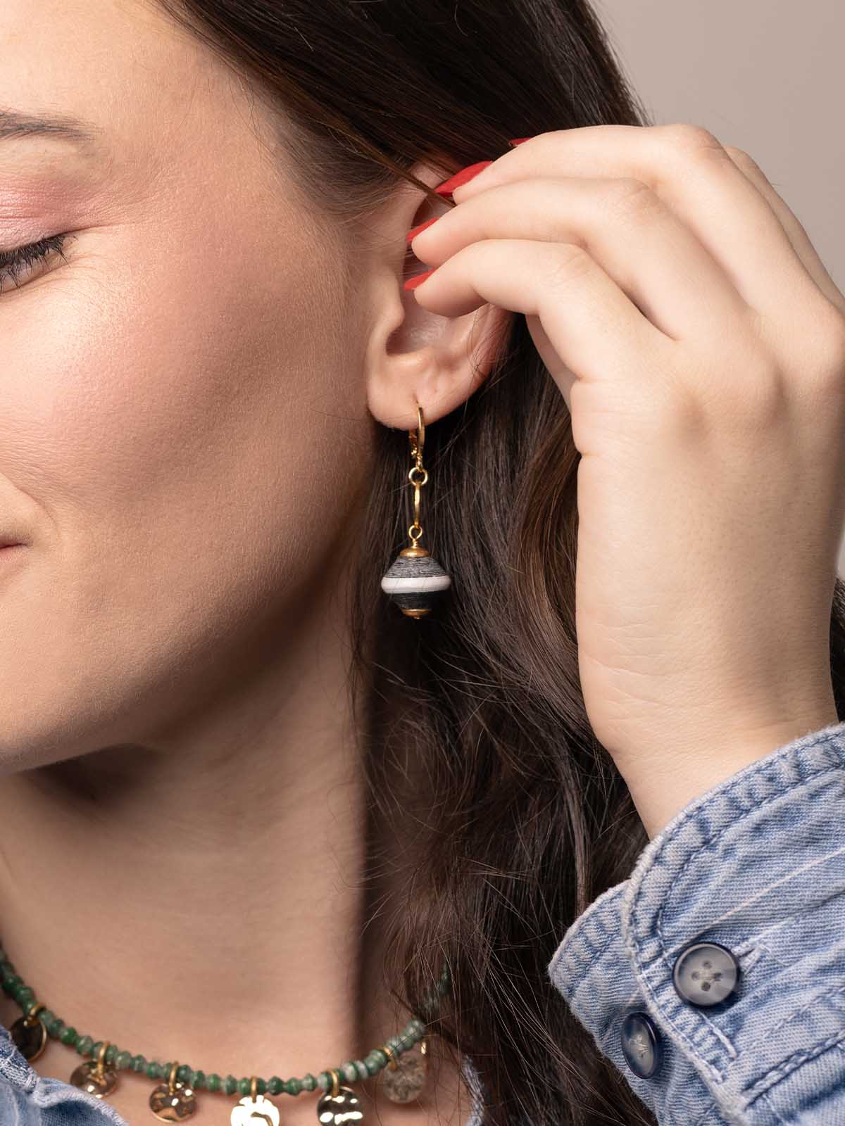 Black & White Drop Earrings in Gold