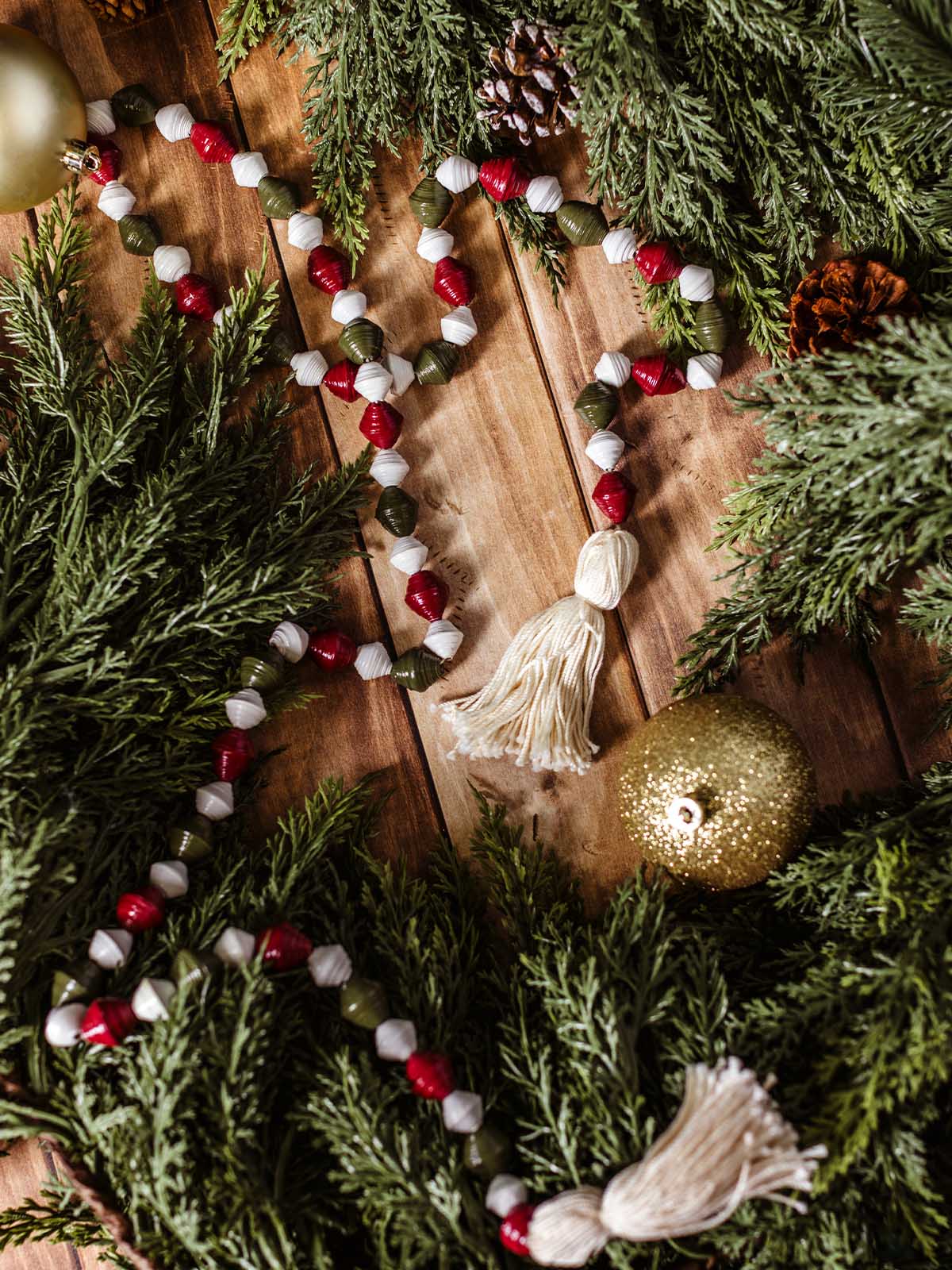 Chunky Paper Bead Christmas Garland