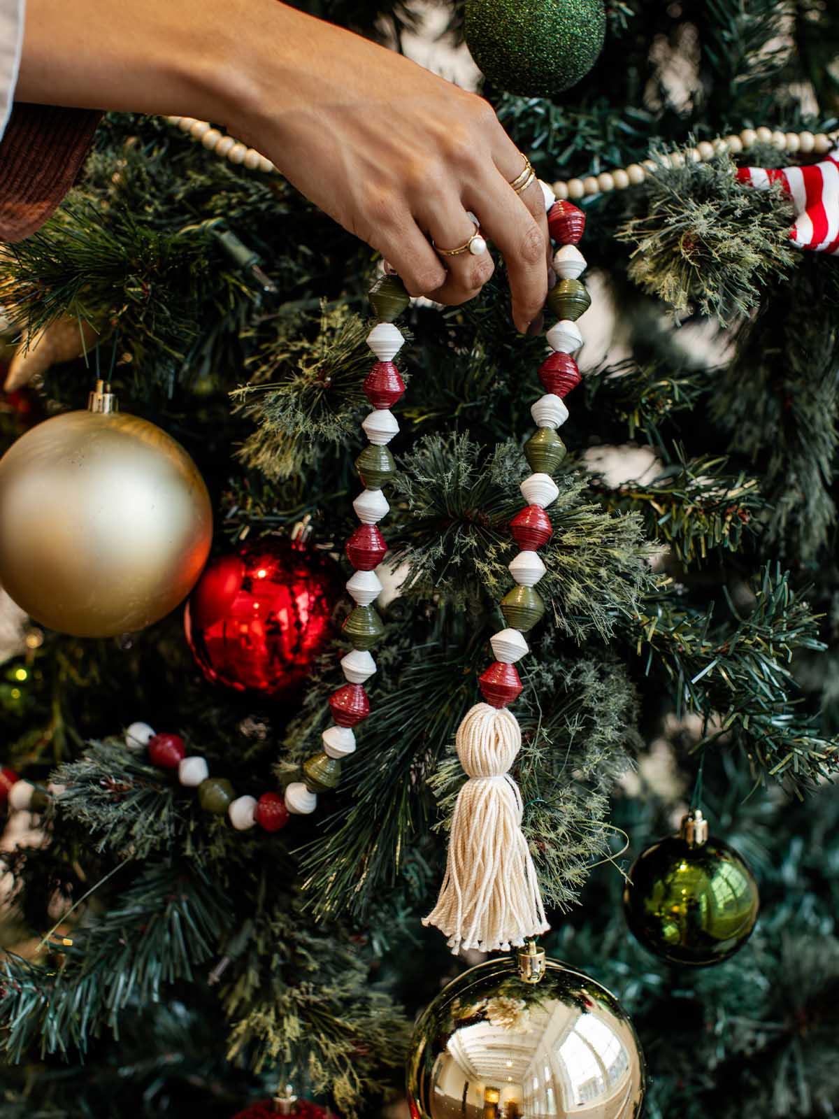 Chunky Paper Bead Christmas Garland