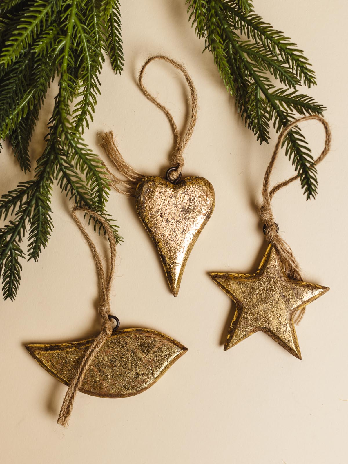Vaara Gold Ornament Set