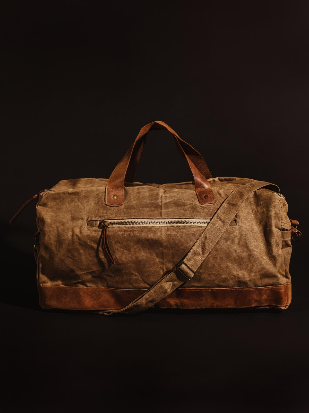 Weekender Bag in Black or Tan